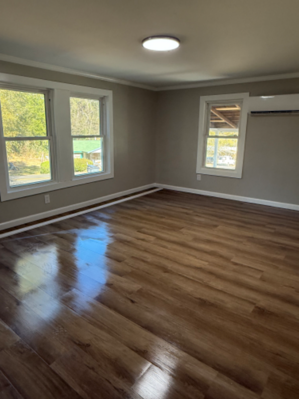 103 Ellis St Sw - Photo 2 of 7