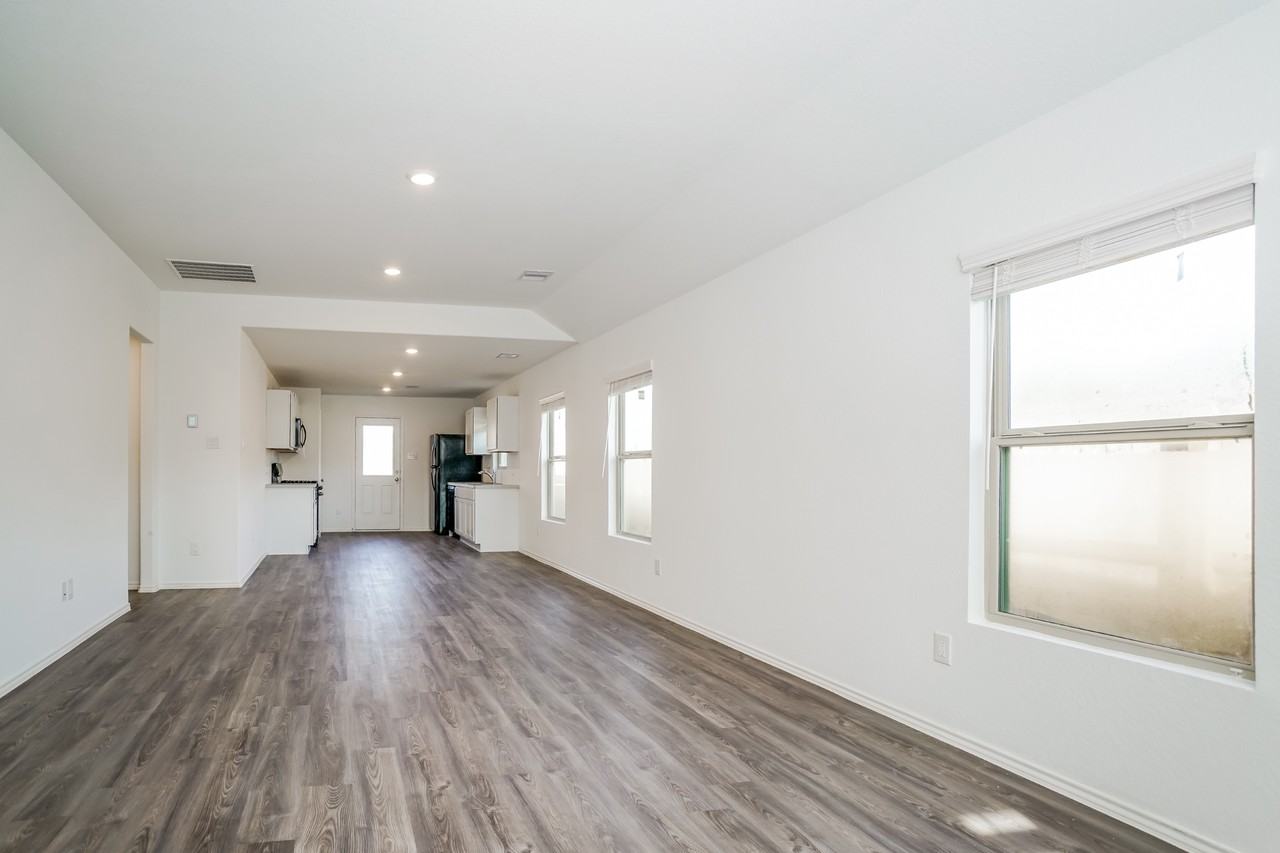 1718 Campos Ct - Photo 2 of 16