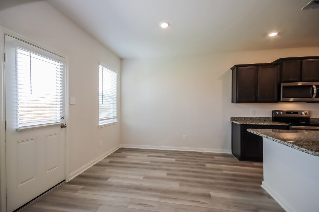 8414 Bermuda Blue Rd - Photo 5 of 19