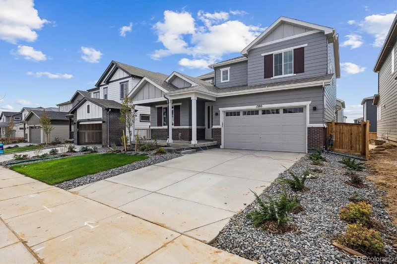 1390 Loraine Cir N - Photo 4 of 22