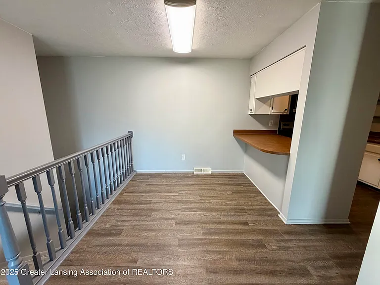 612 S Dibble Ave - Photo 4 of 20