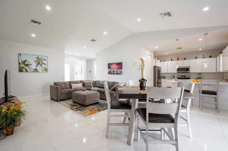 8357 Tahiti Rd - Photo 5 of 15