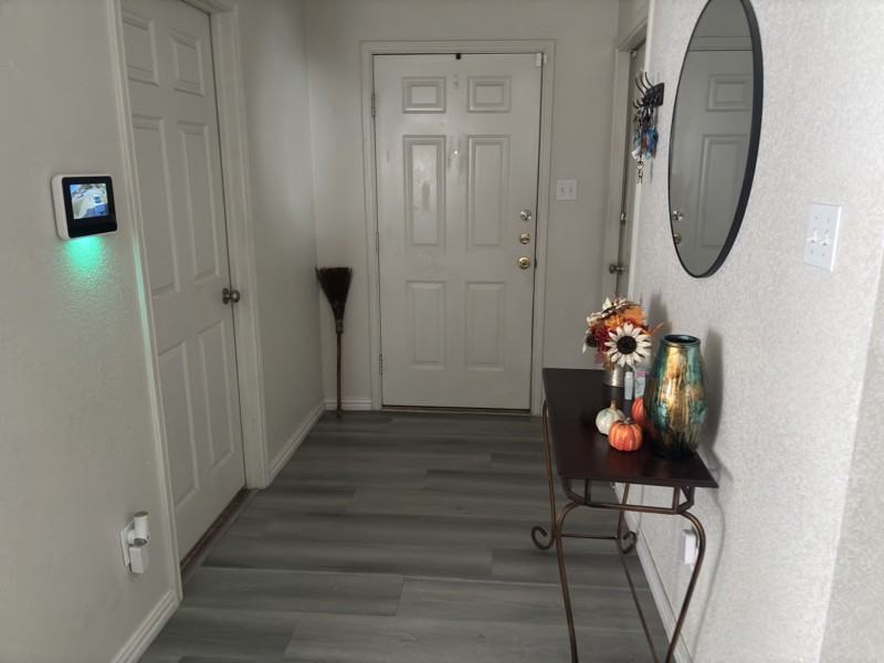 1103 Travis Cir - Photo 3 of 12