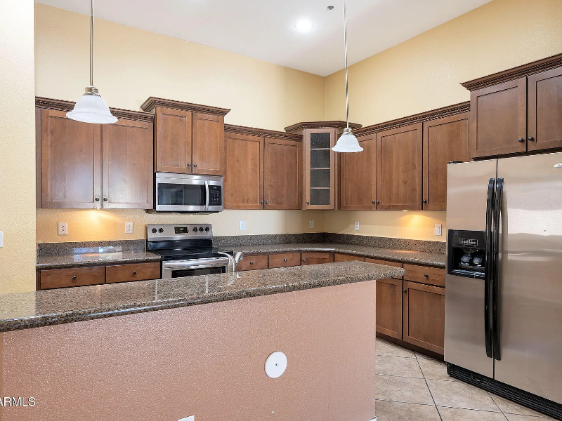 13779 W Earll Dr - Photo 2 of 10