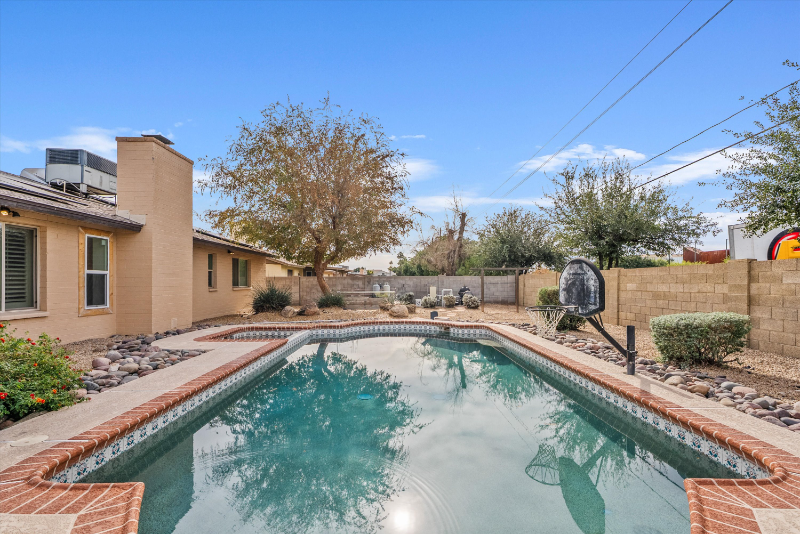 9632 N 58th Ln - Photo 2 of 19