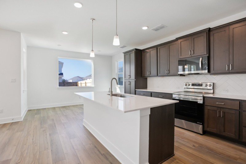 1104 Yaupon Holly Dr - Photo 6 of 20