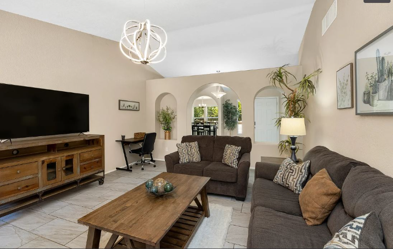 4285 W Plantation St - Photo 3 of 20