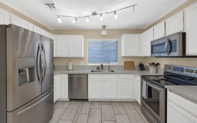 4285 W Plantation St - Photo 6 of 20