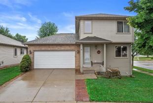 562 Lexington Dr - Photo 1 of 1