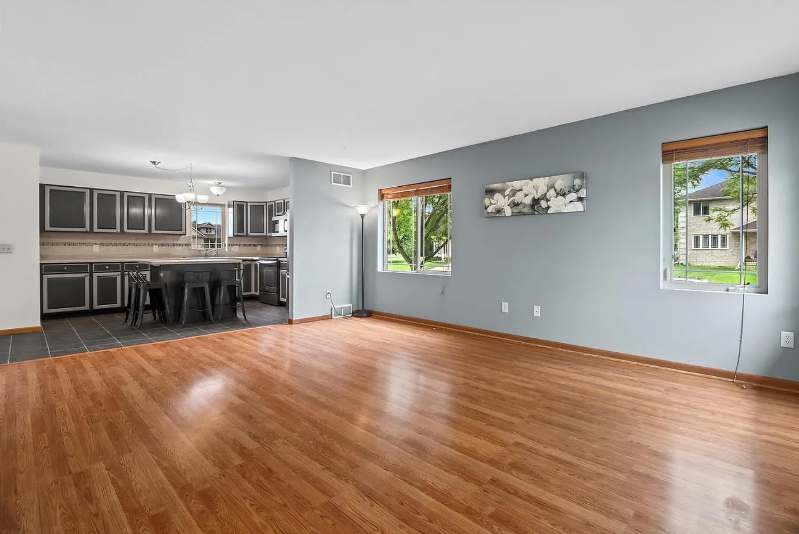 562 Lexington Dr - Photo 2 of 20