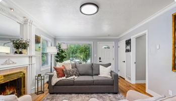 featured image of 444 N Oakley St