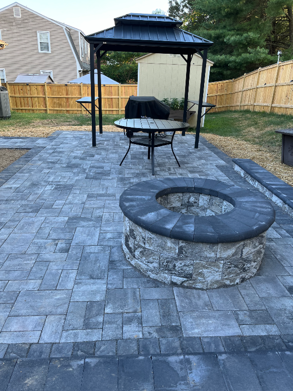 301 Inglewood Dr - Photo 3 of 18