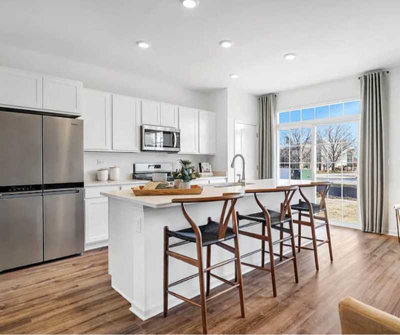 1757 Baler Ave - Photo 2 of 9