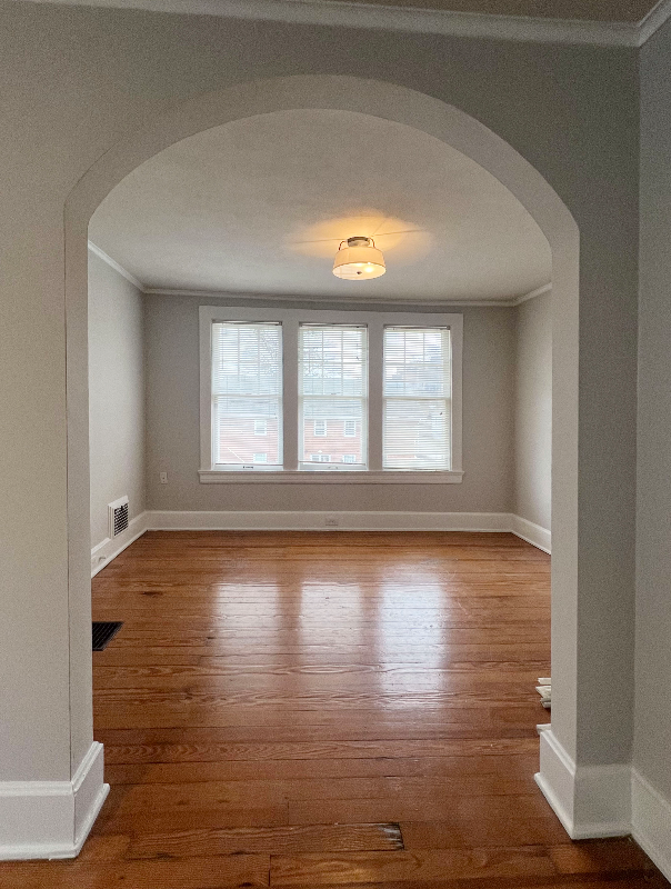 458 E Maxwell St #2 - Photo 4 of 17