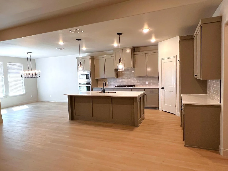 2801 133rd St - Photo 3 of 11