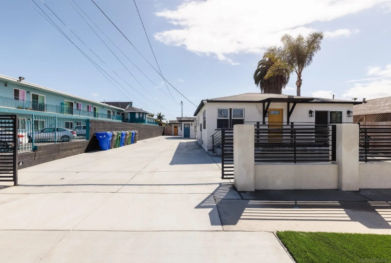 1231 Center Ave #1229