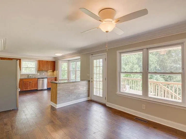 4206 Highwood Dr - Photo 4 of 18