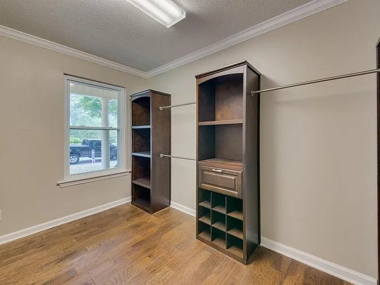 4206 Highwood Dr - Photo 5 of 18