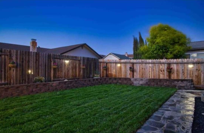 712 Magnolia Ct - Photo 2 of 18