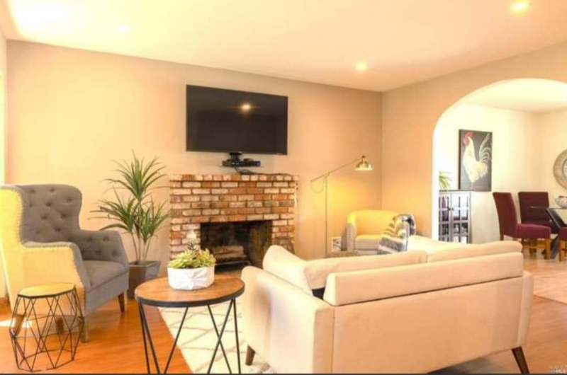 712 Magnolia Ct - Photo 4 of 18