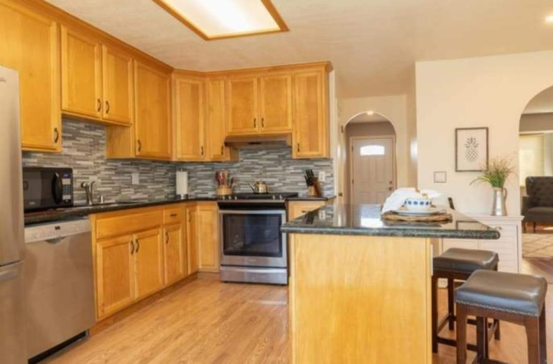 712 Magnolia Ct - Photo 5 of 18