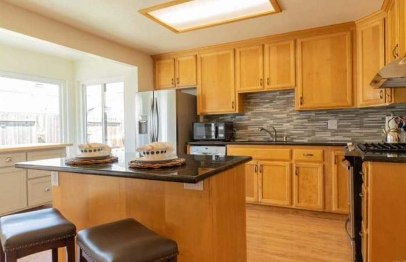 712 Magnolia Ct - Photo 7 of 18