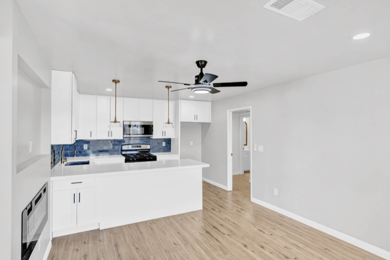 526 Olive St #MAIN - Photo 5 of 12