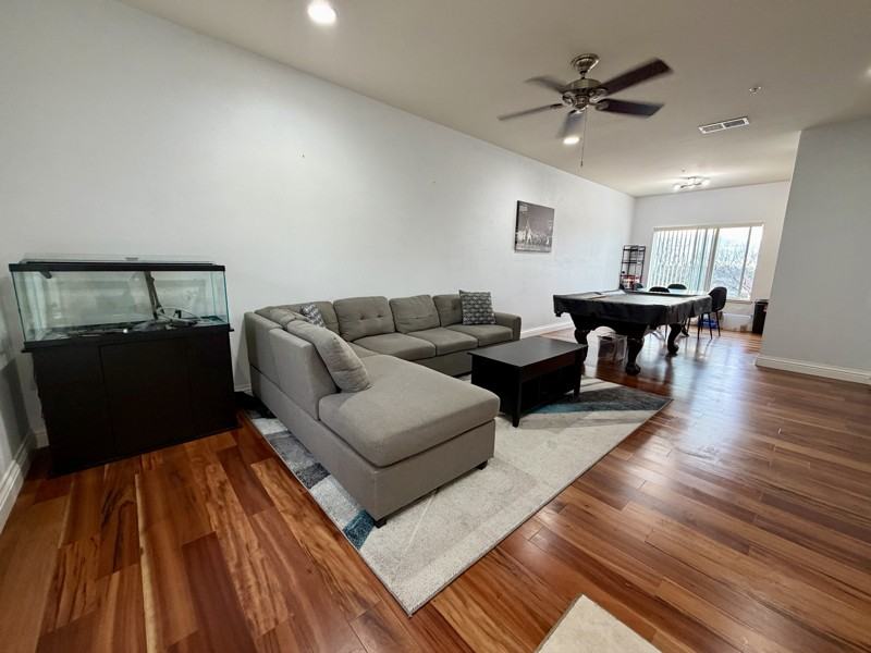 16489 Liberty St - Photo 3 of 19