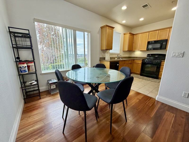 16489 Liberty St - Photo 6 of 19