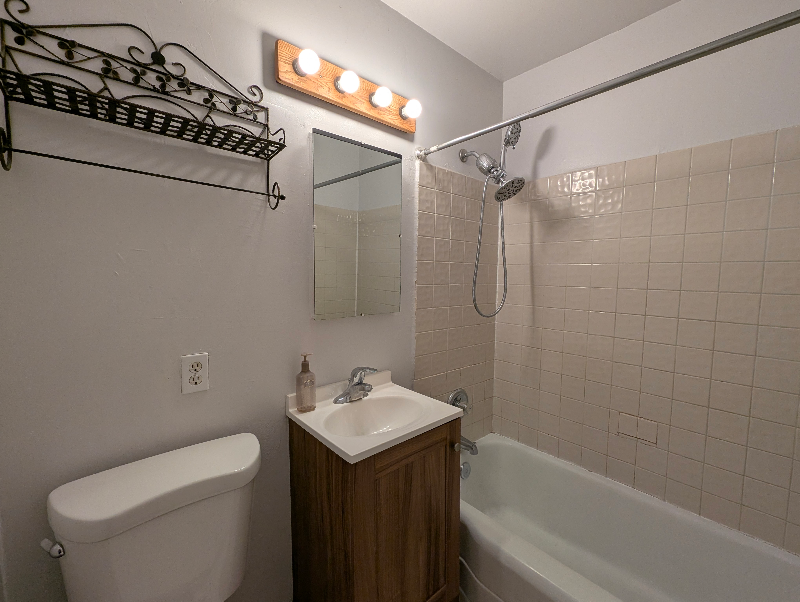 1835 Washington Ave - Photo 3 of 5