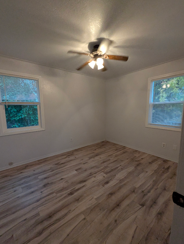 1835 Washington Ave - Photo 4 of 5