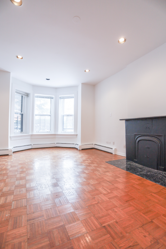 168 W Menomonee St #G - Photo 2 of 14