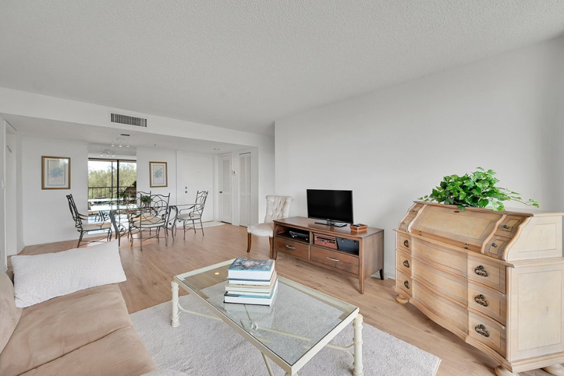 7835 Lakeside Blvd - Photo 7 of 8