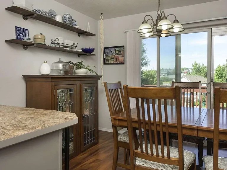 18609 E 11th Ave - Photo 2 of 7