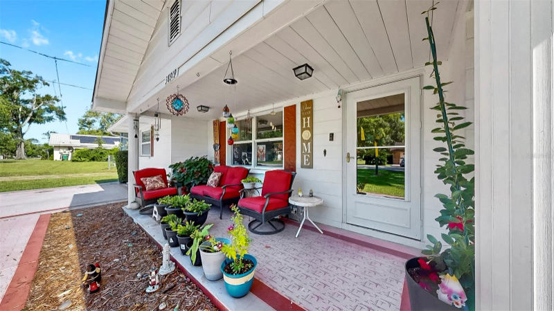 38919 3rd Ave - Photo 4 of 20