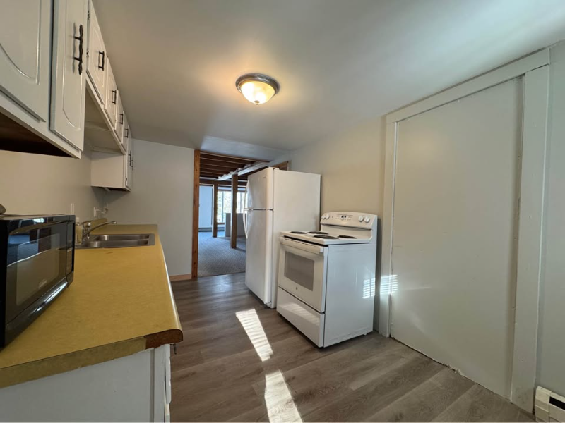 202 Cambell Shore Rd - Photo 4 of 20