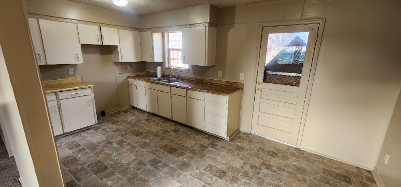 2308 E 13th St - Photo 2 of 6