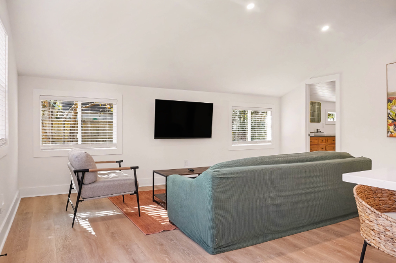 625 Semaht St #B - Photo 2 of 19