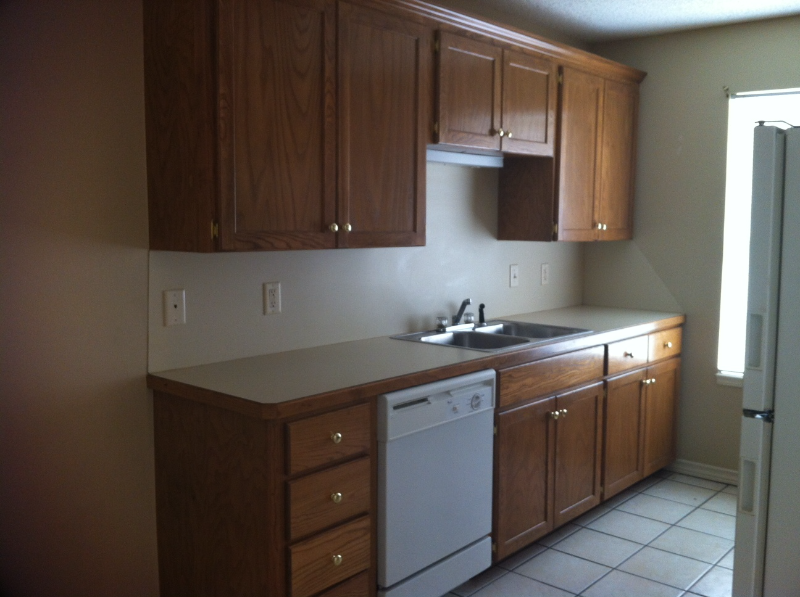 1813 Jefferson Ave - Photo 2 of 8