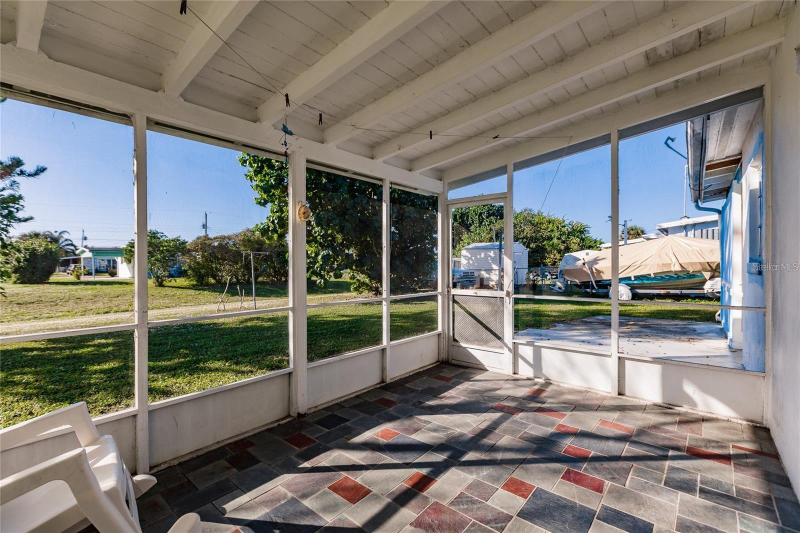 21307 Gladis Ave - Photo 2 of 4