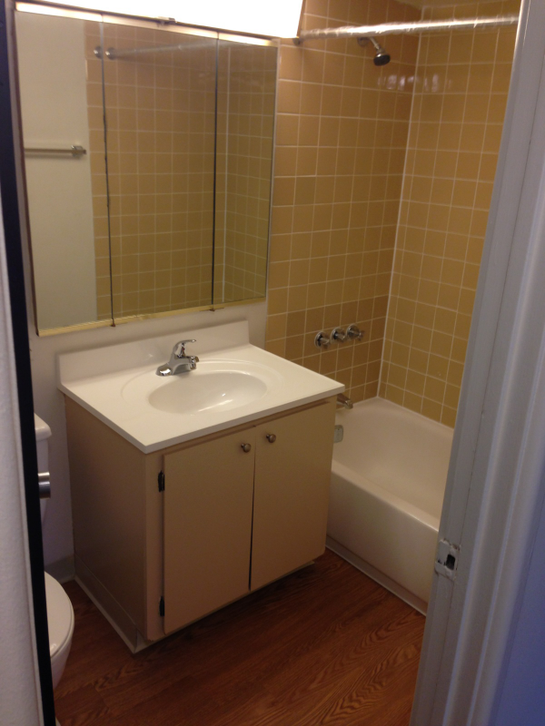 336 N Green Bay Rd - Photo 2 of 3