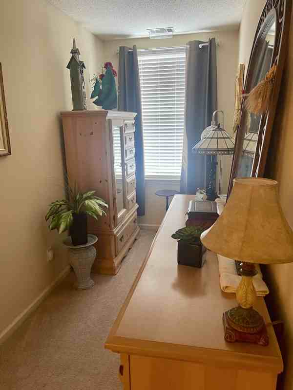 214 Foxbury Sq - Photo 3 of 14