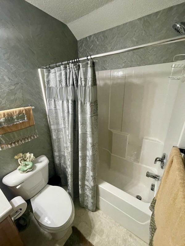 214 Foxbury Sq - Photo 5 of 14