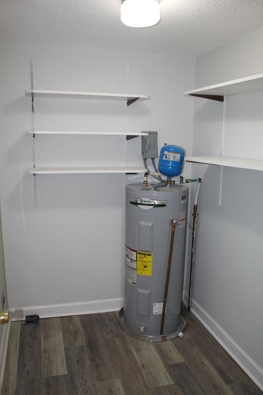 3030 Studley Rd - Photo 7 of 27