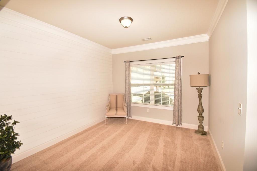 5691 Apple Grove Rd - Photo 7 of 32