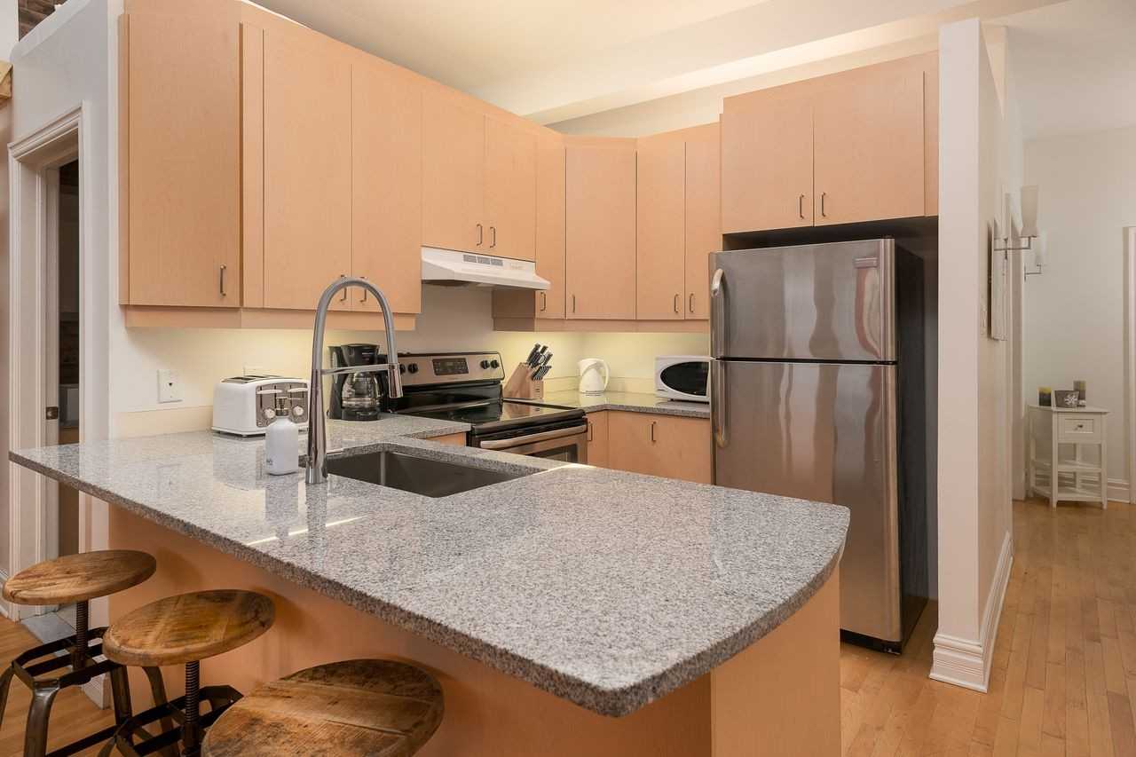 Neon St. Denis - Photo 4 of 10