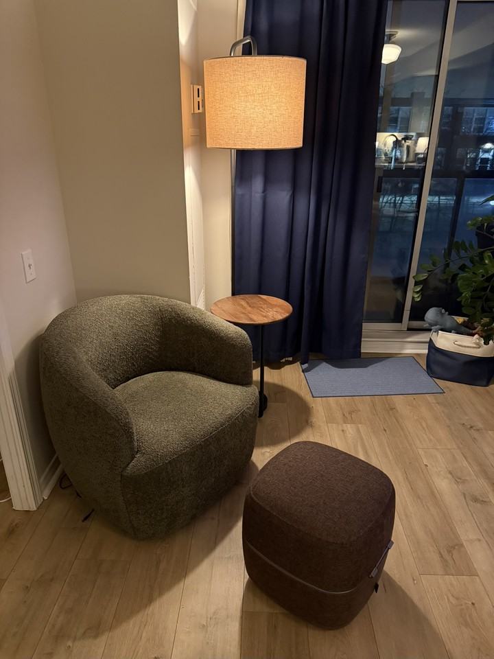 140 Bathurst St - Photo 2 of 16