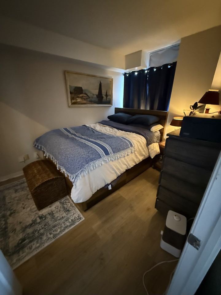 140 Bathurst St - Photo 7 of 16