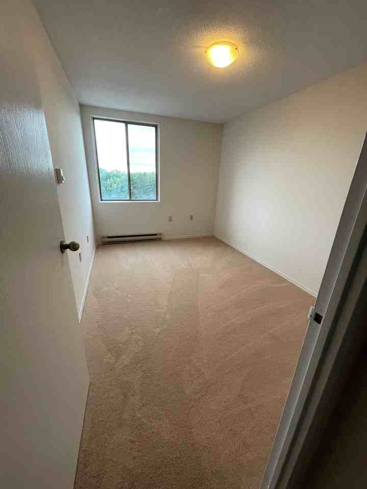 Highview Glen - Photo 4 of 20