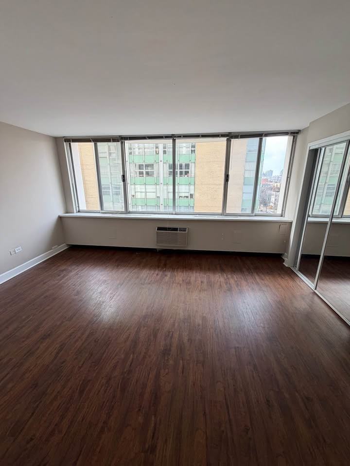 1626 North Prospect Avenue #701 - Photo 4 of 8